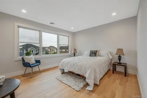 243 Mott Street Oceanside NY 11572