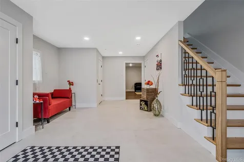 243 Mott Street Oceanside NY 11572