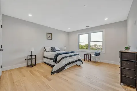 243 Mott Street Oceanside NY 11572