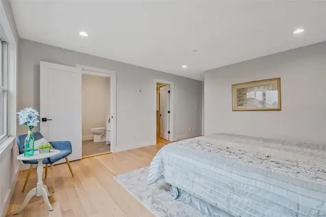 243 Mott Street Oceanside NY 11572