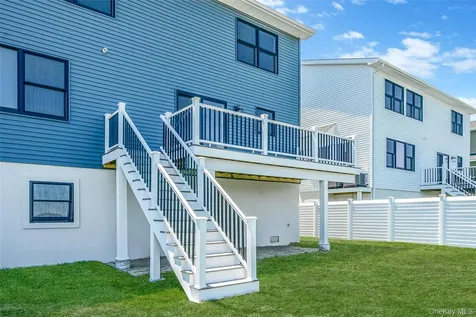243 Mott Street Oceanside NY 11572