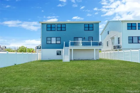 243 Mott Street Oceanside NY 11572