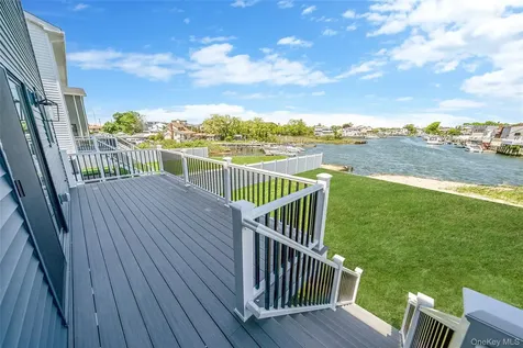 243 Mott Street Oceanside NY 11572