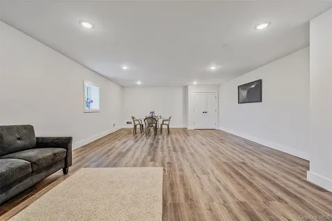 243 Mott Street Oceanside NY 11572