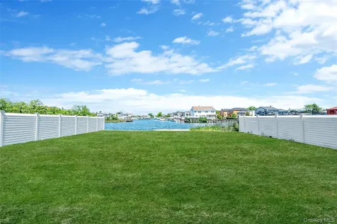 243 Mott Street Oceanside NY 11572