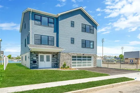 243 Mott Street Oceanside NY 11572