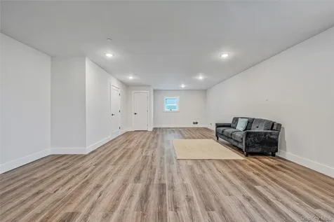 243 Mott Street Oceanside NY 11572