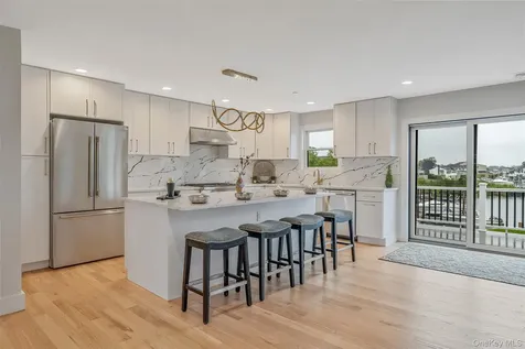 243 Mott Street Oceanside NY 11572