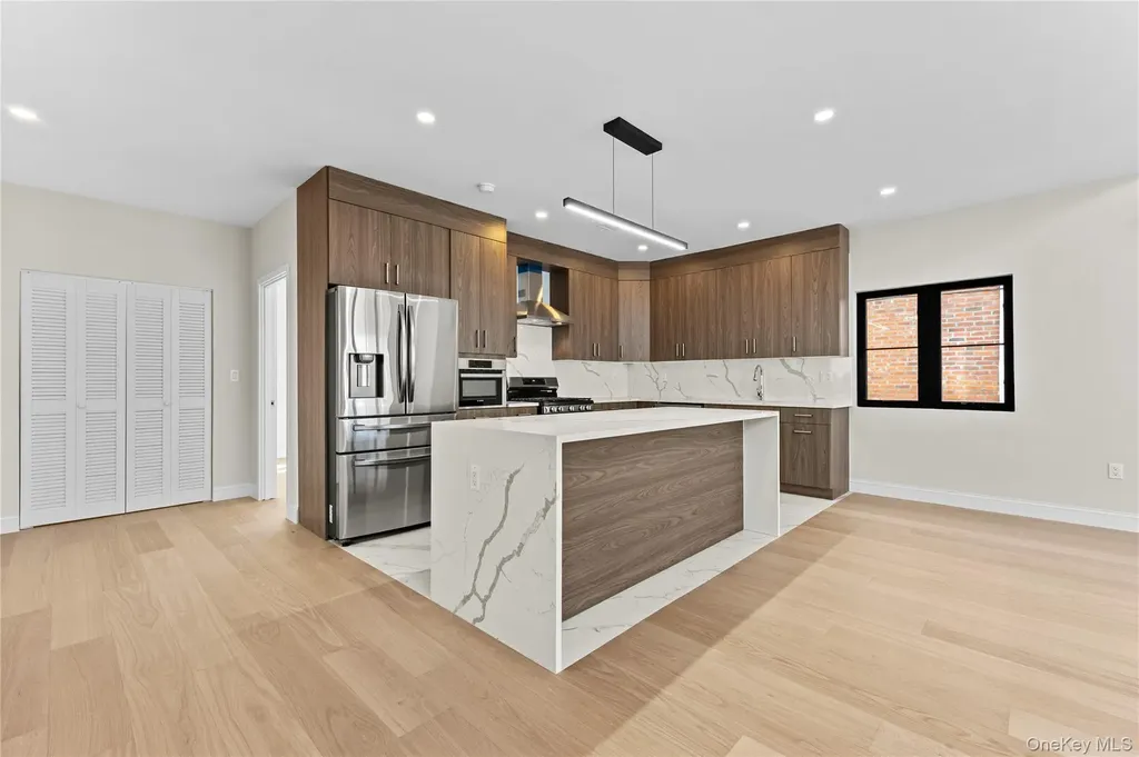 75-31 175th Street Fresh Meadows NY 11366