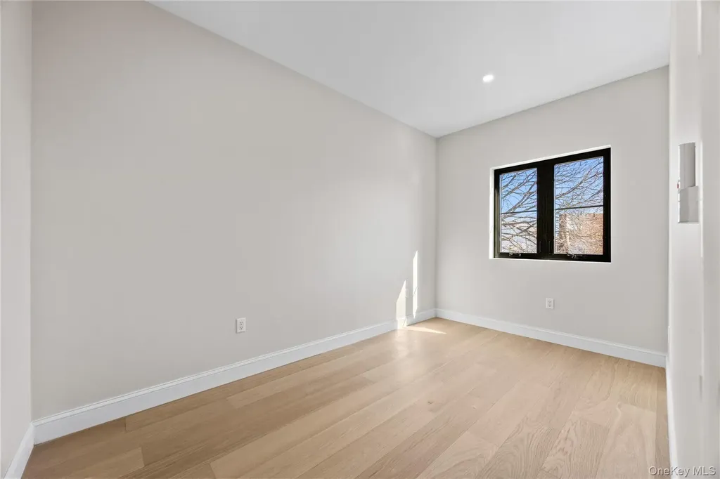 75-31 175th Street Fresh Meadows NY 11366