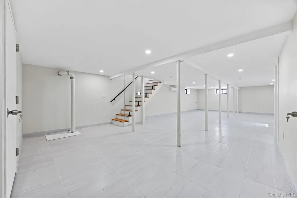 75-31 175th Street Fresh Meadows NY 11366