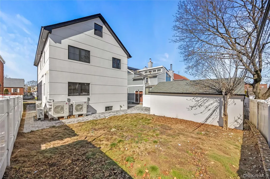 75-31 175th Street Fresh Meadows NY 11366