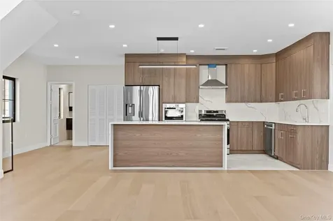 75-31 175th Street Fresh Meadows NY 11366