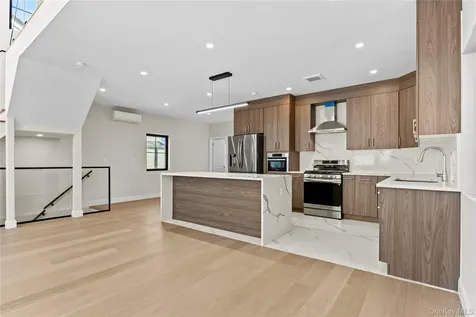 75-31 175th Street Fresh Meadows NY 11366