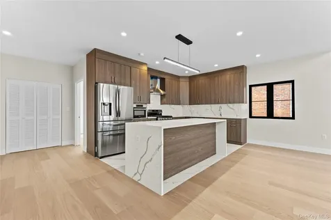 75-31 175th Street Fresh Meadows NY 11366