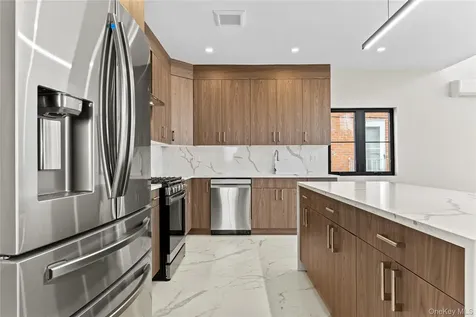 75-31 175th Street Fresh Meadows NY 11366
