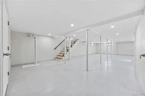 75-31 175th Street Fresh Meadows NY 11366