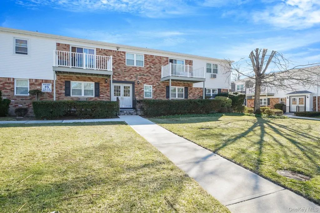 260 Waverly Avenue Patchogue NY 11772
