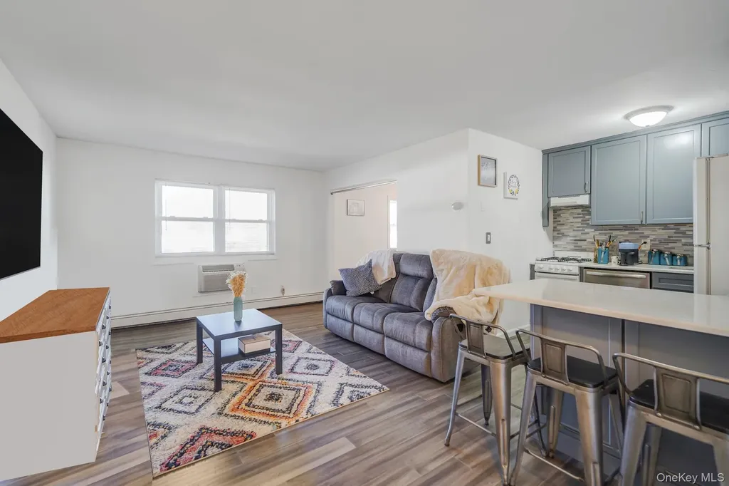 260 Waverly Avenue Patchogue NY 11772