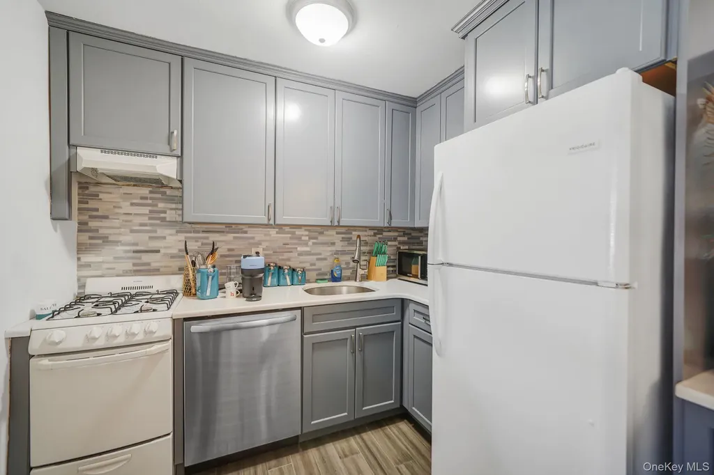 260 Waverly Avenue Patchogue NY 11772