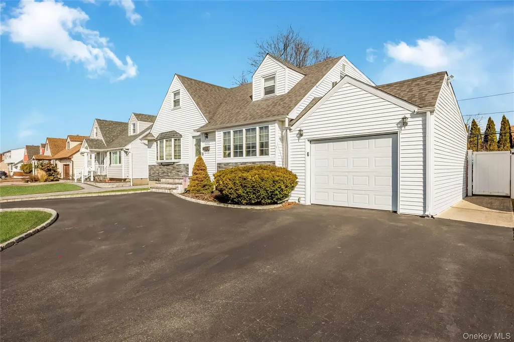 3647 Bernard Drive Wantagh NY 11793