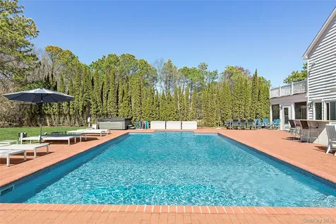 4 Polo Grounds Lane East Quogue NY 11942