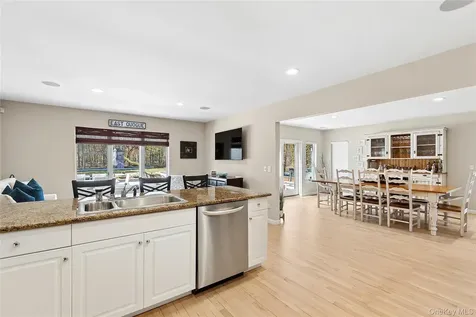 4 Polo Grounds Lane East Quogue NY 11942