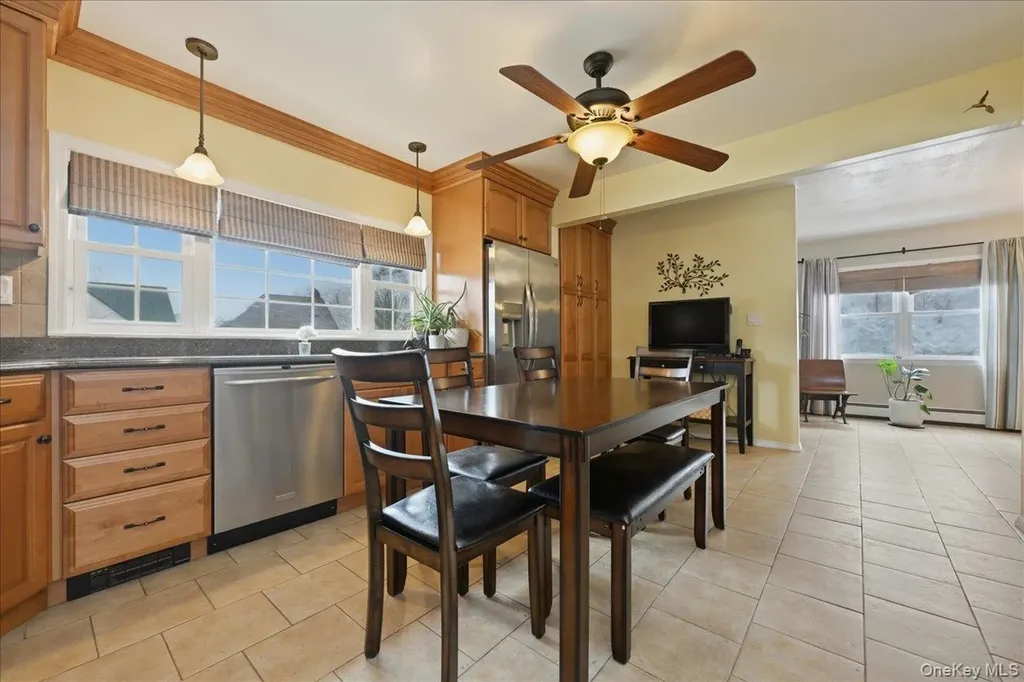 25 Gleaner Lane Levittown NY 11756