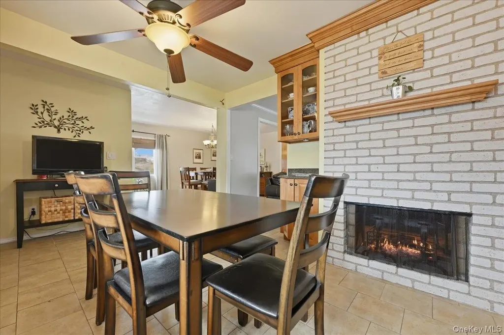 25 Gleaner Lane Levittown NY 11756