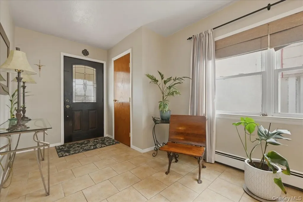 25 Gleaner Lane Levittown NY 11756