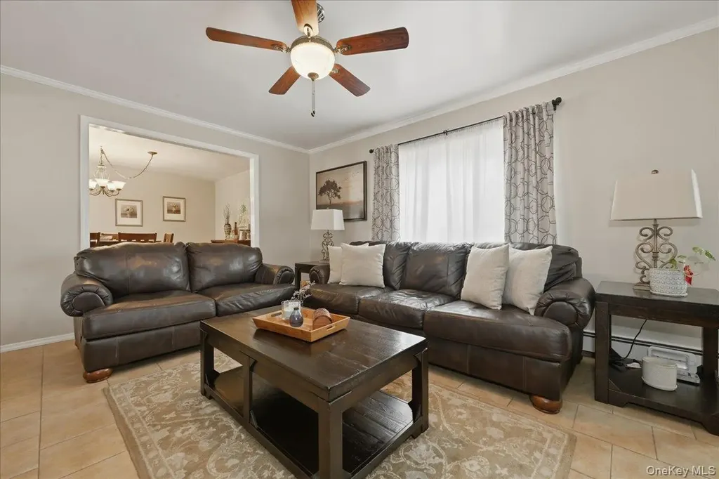 25 Gleaner Lane Levittown NY 11756