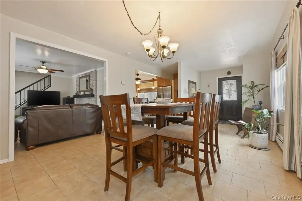 25 Gleaner Lane Levittown NY 11756