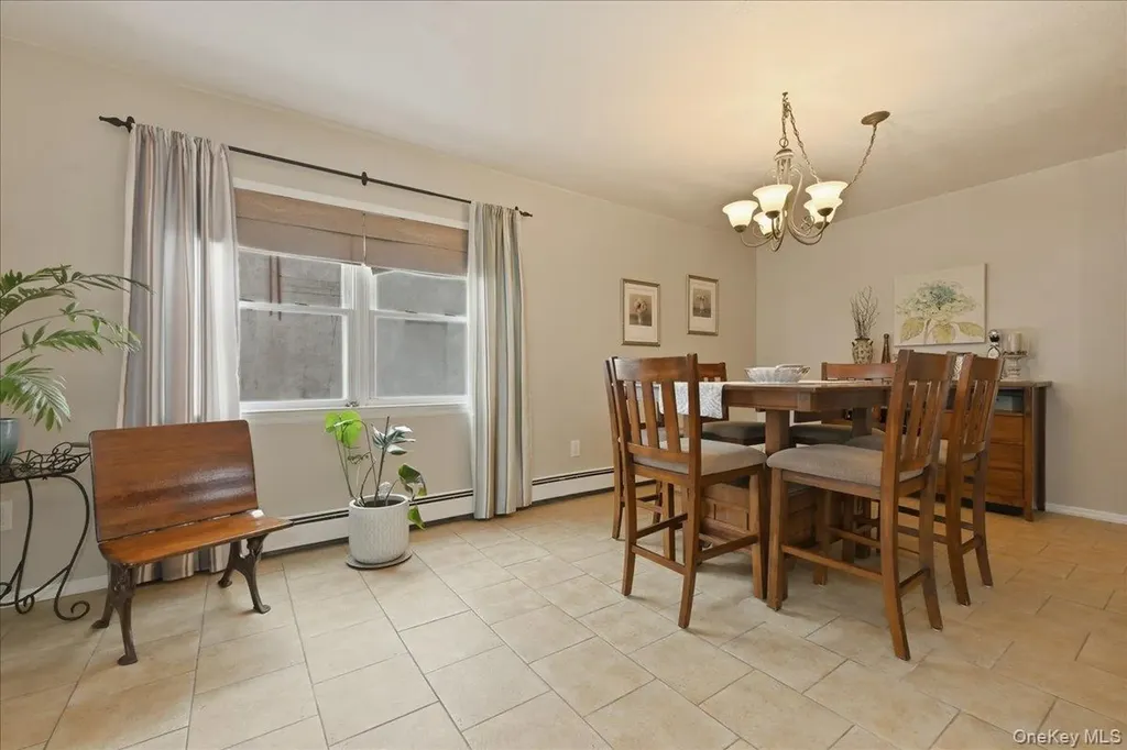 25 Gleaner Lane Levittown NY 11756
