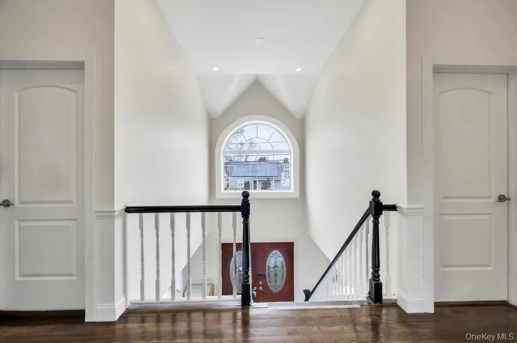 25 Virginia Avenue Plainview NY 11803