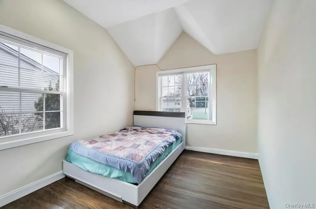 25 Virginia Avenue Plainview NY 11803