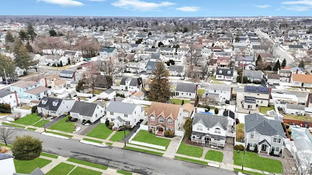 25 Virginia Avenue Plainview NY 11803