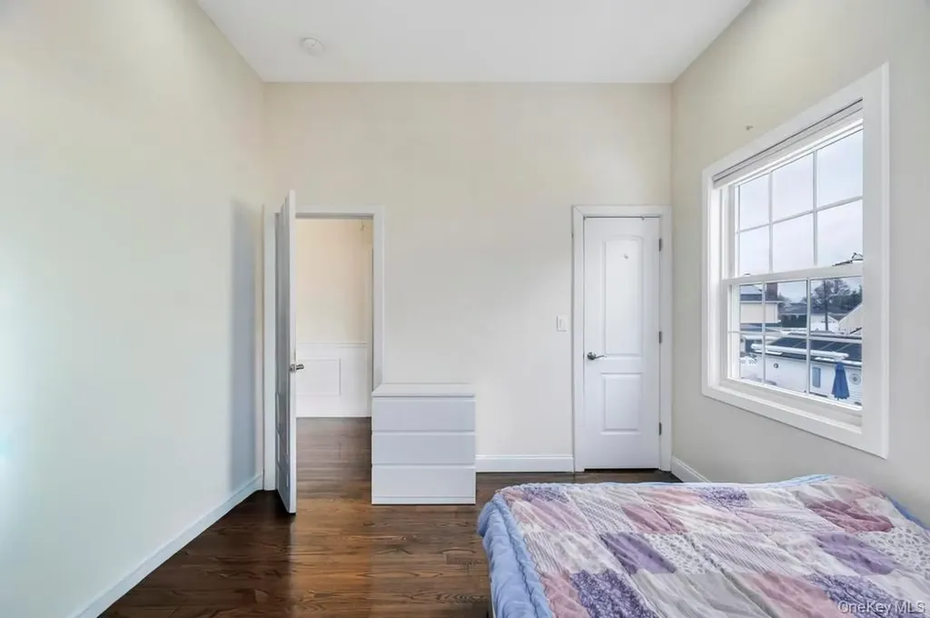 25 Virginia Avenue Plainview NY 11803