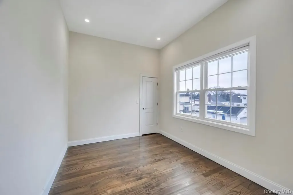 25 Virginia Avenue Plainview NY 11803