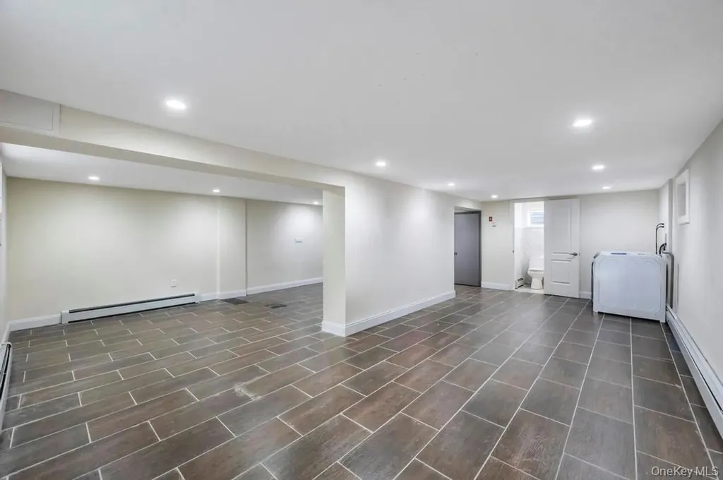 25 Virginia Avenue Plainview NY 11803