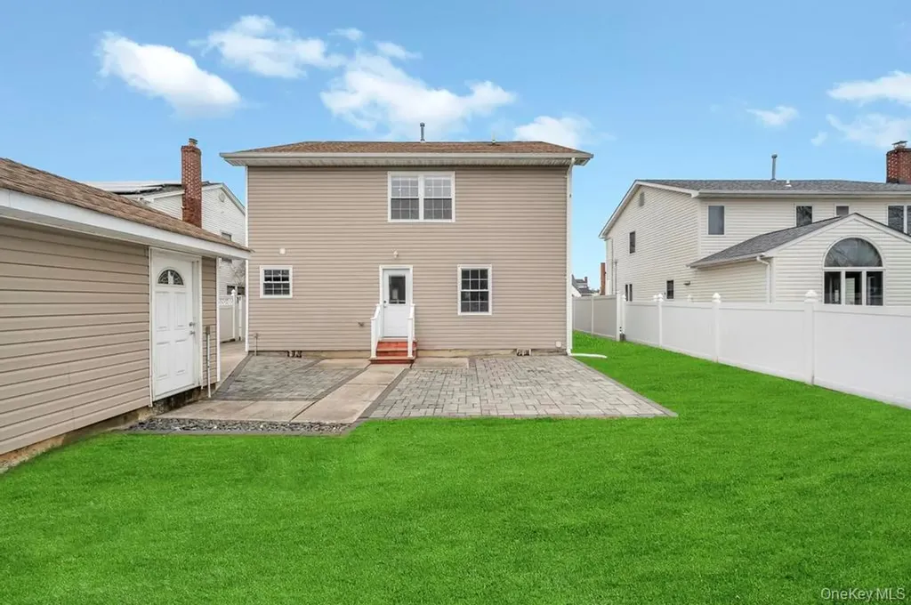 25 Virginia Avenue Plainview NY 11803