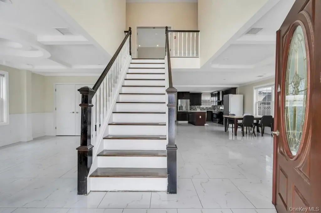 25 Virginia Avenue Plainview NY 11803