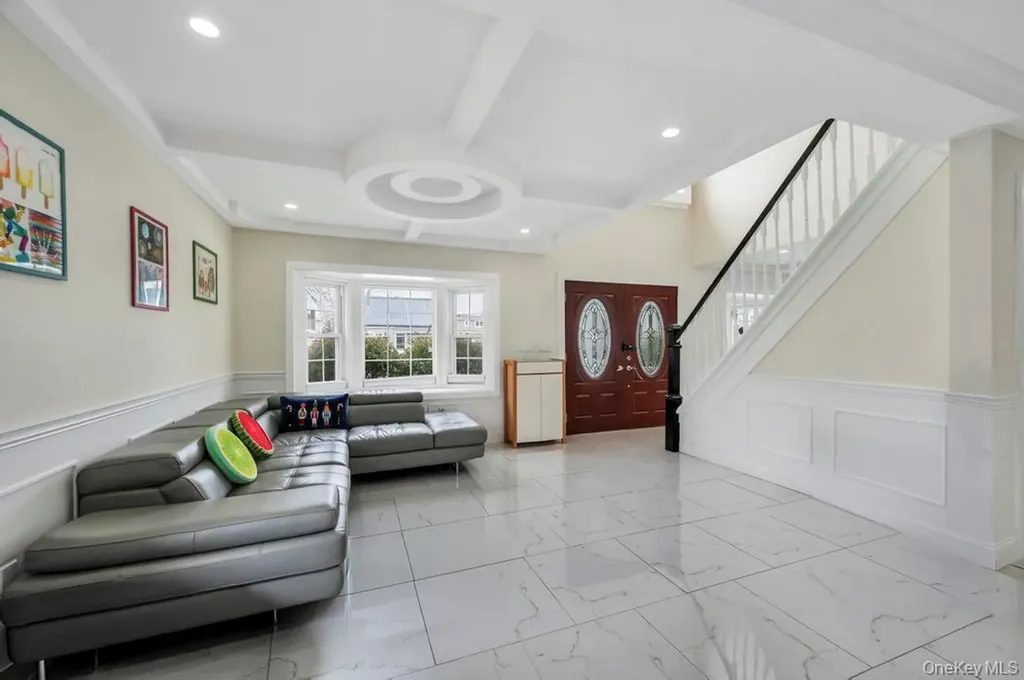 25 Virginia Avenue Plainview NY 11803