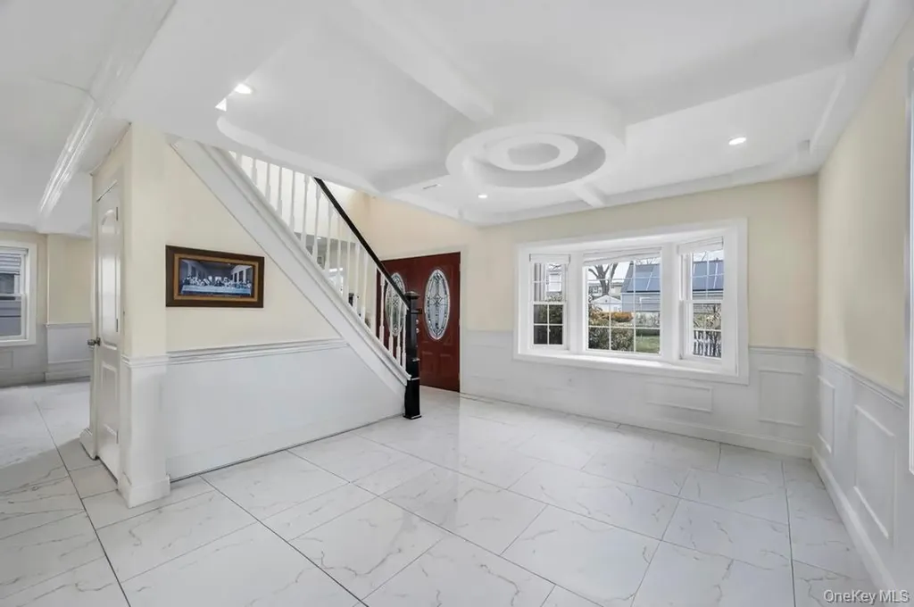 25 Virginia Avenue Plainview NY 11803