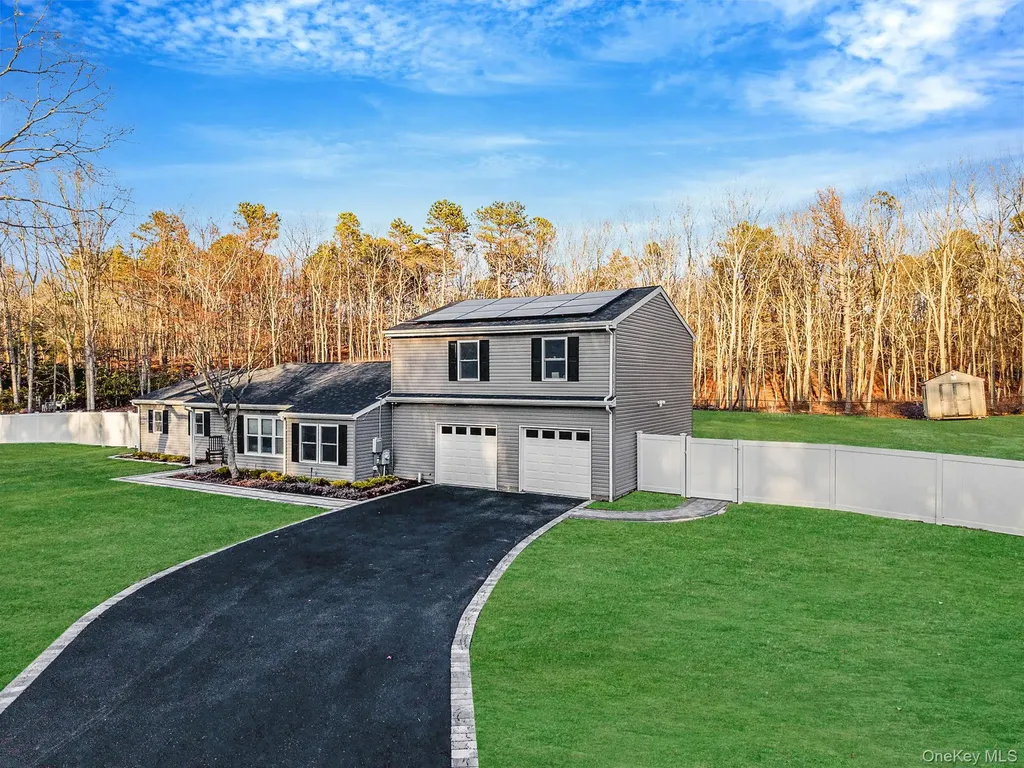 17 Fairway Drive Manorville NY 11949