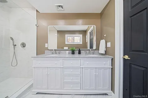 17 Fairway Drive Manorville NY 11949