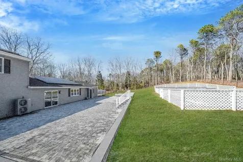 17 Fairway Drive Manorville NY 11949