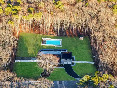 17 Fairway Drive Manorville NY 11949