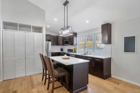 17 Fairway Drive Manorville NY 11949