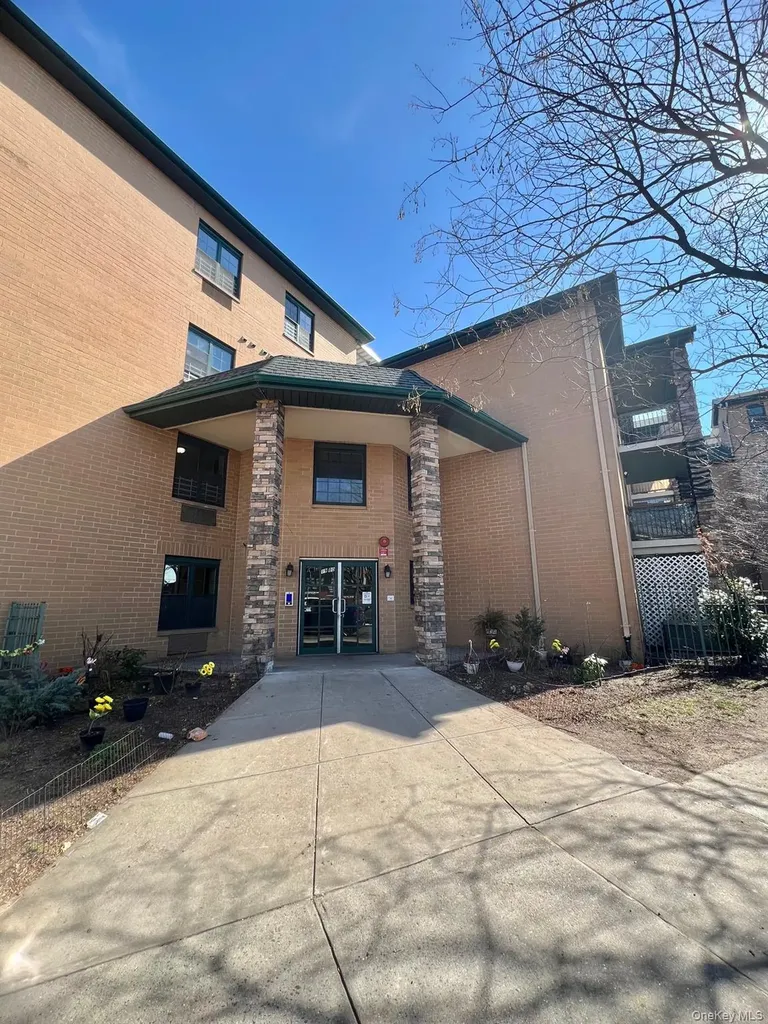 19-80 Starr Street Ridgewood NY 11385