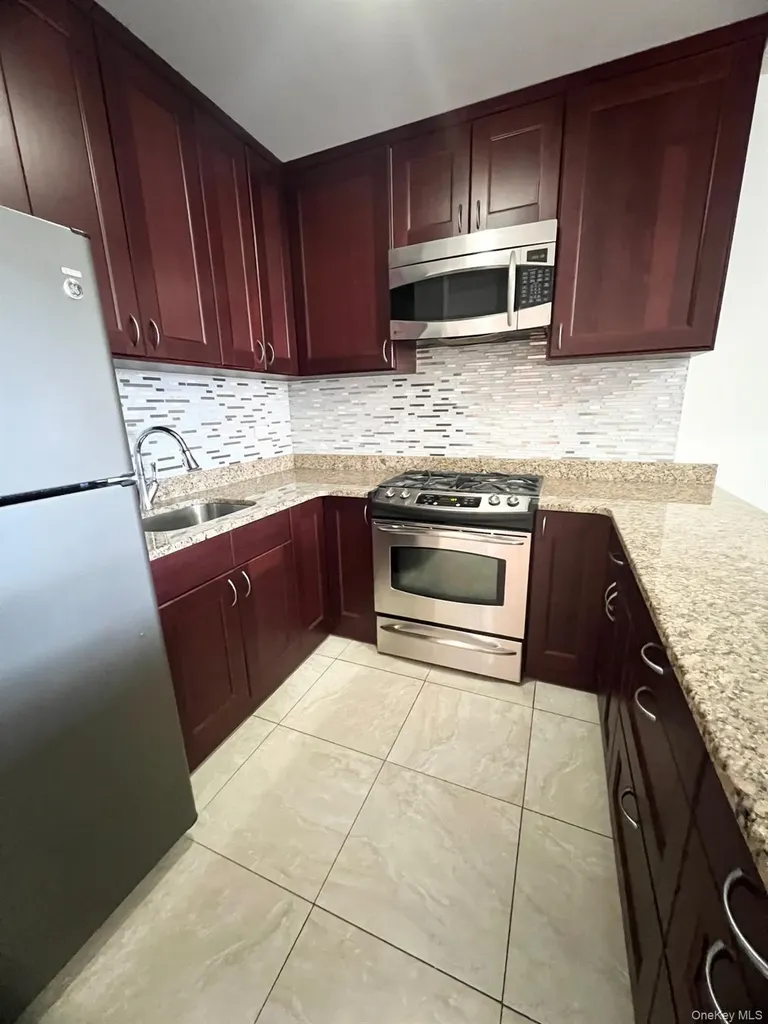 19-80 Starr Street Ridgewood NY 11385